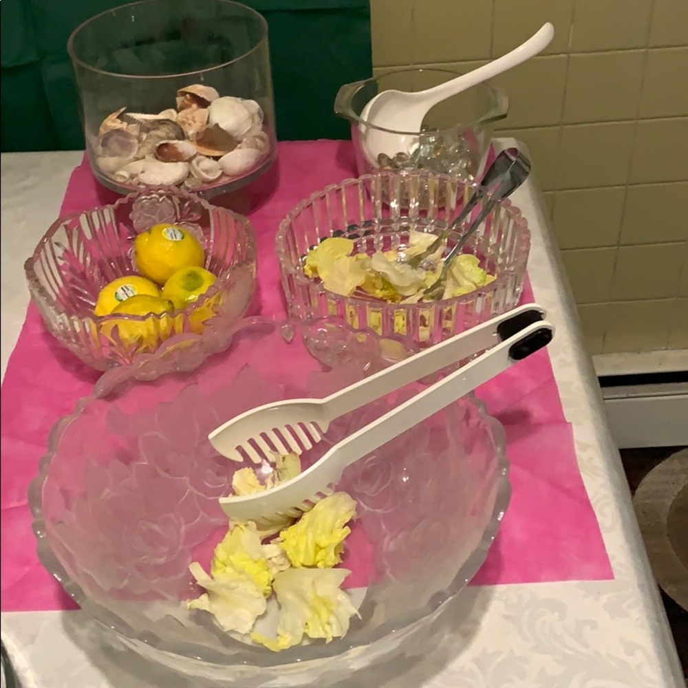 Lot of Big Bowls, Salad or Fruit Bowls